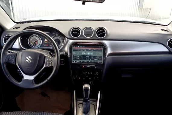 71649802_dashboard_23164700.jpg 71649802_dashboard_23164700.jpg