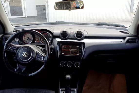 71877902_dashboard_22560579.jpg 71877902_dashboard_22560579.jpg