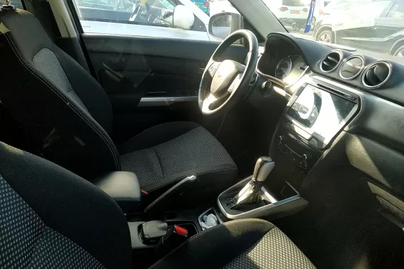 71993102_dashboard_19330188.jpg 71993102_dashboard_19330188.jpg