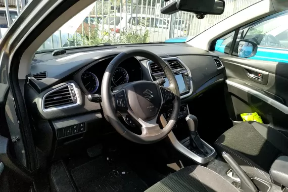 72077102_dashboard_29210117.jpg 72077102_dashboard_29210117.jpg