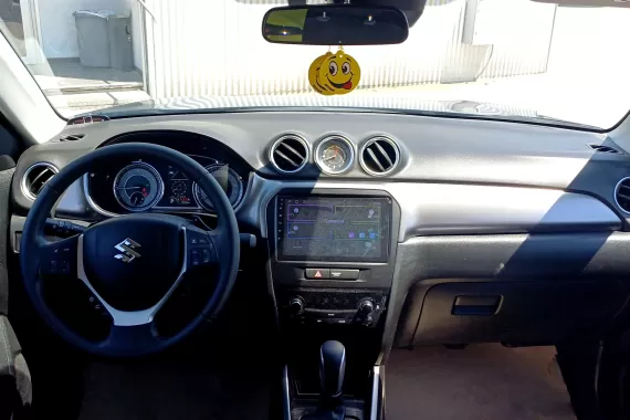 79503003_dashboard_24127377.jpg 79503003_dashboard_24127377.jpg