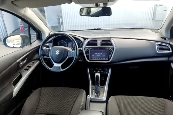 89967802_dashboard_25400677.jpg 89967802_dashboard_25400677.jpg