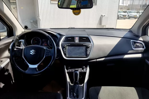 89968302_dashboard_25061294.jpg 89968302_dashboard_25061294.jpg
